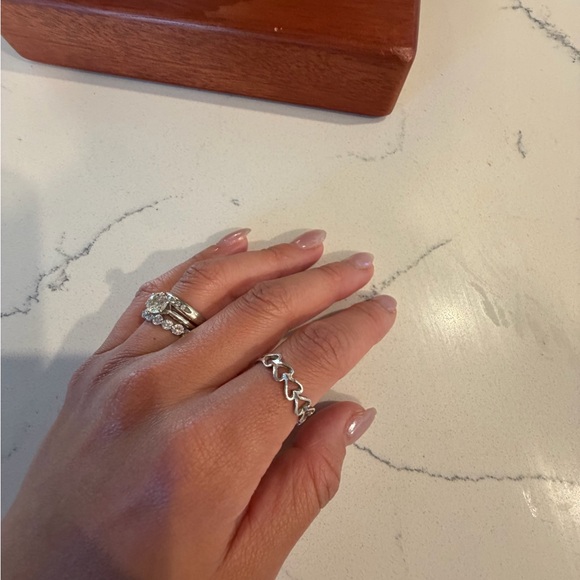 Silver Linked Heart Chain Ring - Delicate Silver Band - Picture 3 of 4